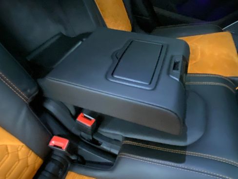 Used 2019 Lamborghini Urus image 41