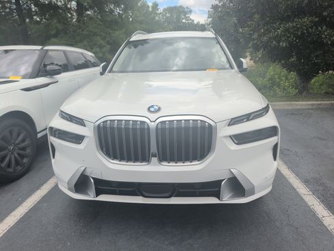 Certified 2024 BMW X7 xDrive40i AWD/4WD image 2