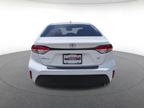 Used 2025 Toyota Corolla LE FWD image 5
