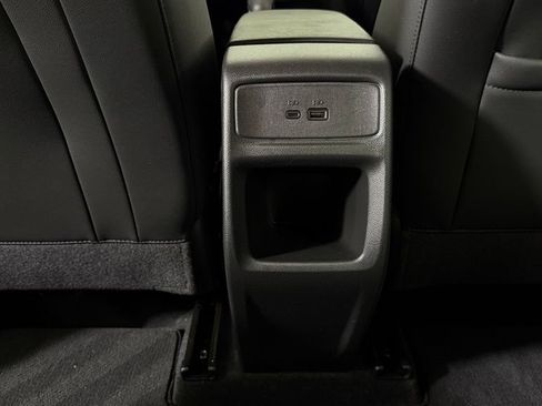 Used 2024 Chevrolet Trax RS w/ Sunroof Package FWD image 26