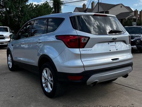 Used 2019 Ford Escape SE FWD image 10