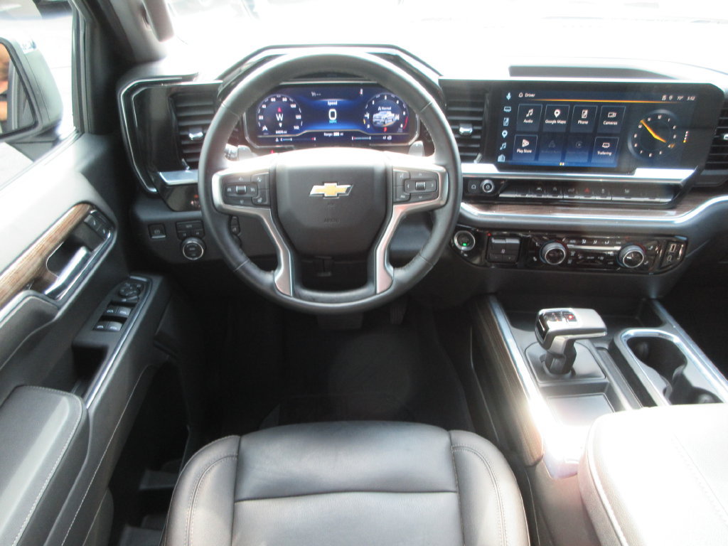Certified 2023 Chevrolet Silverado 1500 LT w/ Leather Package AWD/4WD image 17