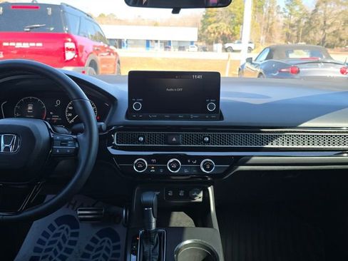 Used 2025 Honda Civic Sport image 17