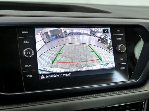 Certified 2023 Volkswagen Taos SE w/ Panoramic Sunroof Package AWD/4WD image 20