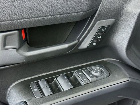 New 2025 Toyota 4Runner 4WD image 18