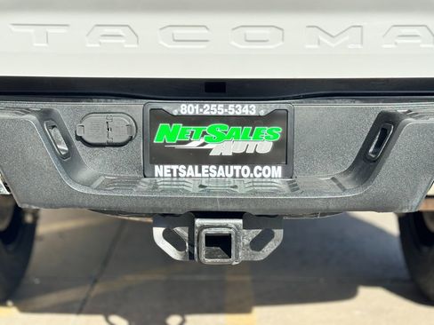 Used 2018 Toyota Tacoma TRD Off-Road image 8