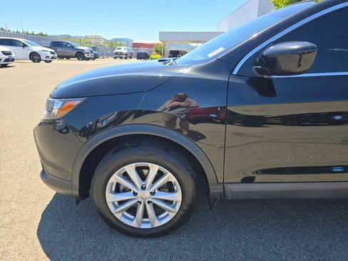 Used 2018 Nissan Rogue Sport S w/ S Appearance Package FWD image 18
