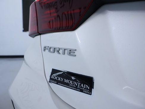 Used 2024 Kia Forte GT-Line w/ GT-Line Premium Package FWD image 10