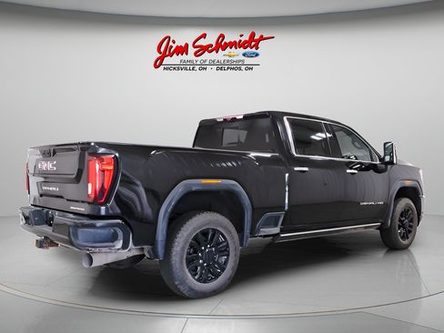 Used 2023 GMC Sierra 2500 Denali w/ Denali Black Diamond Edition AWD/4WD image 9