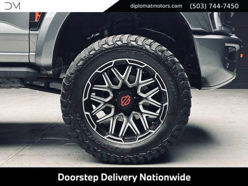 Used 2024 Ford F250 Lariat w/ Lariat Ultimate Package AWD/4WD image 50