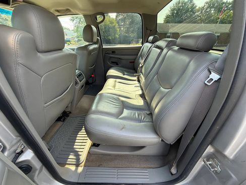 Used 2004 Chevrolet Silverado 2500 LT w/ Heavy-Duty Power Package AWD/4WD image 17