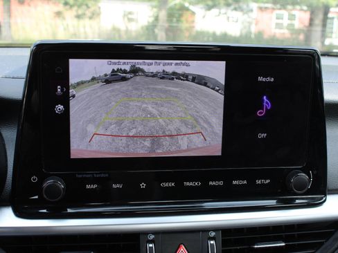 Used 2023 Kia Forte GT-Line w/ GT-Line Premium Package FWD image 11
