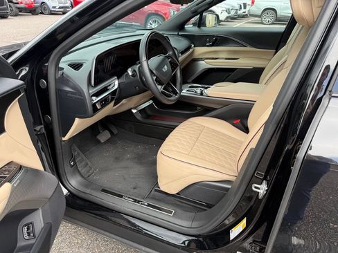 Used 2024 Cadillac Lyriq Luxury w/ Nappa Leather Package AWD/4WD image 12