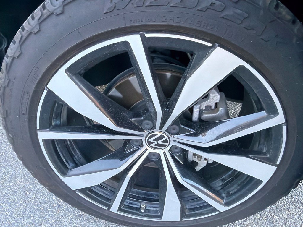 Used 2024 Volkswagen Atlas Cross Sport SEL Premium R-Line AWD/4WD image 4