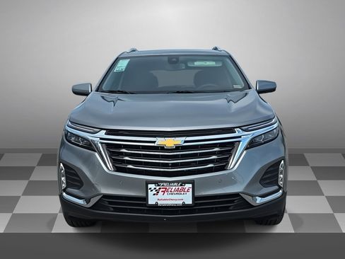 Used 2024 Chevrolet Equinox Premier image 2