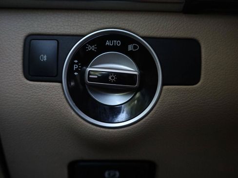 Used 2014 Mercedes-Benz GL 450 4MATIC image 36