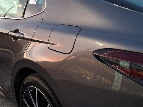 Certified 2023 Toyota Camry SE image 9