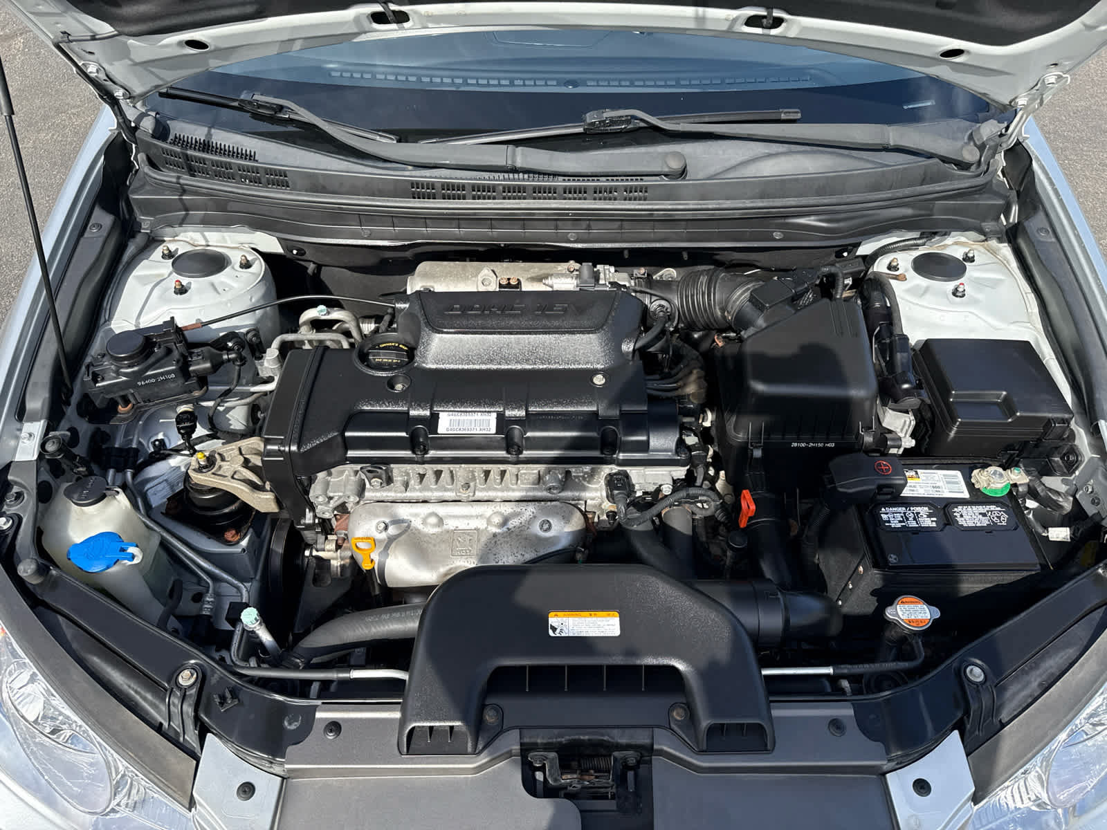 Used 2009 Hyundai Elantra SE FWD image 16
