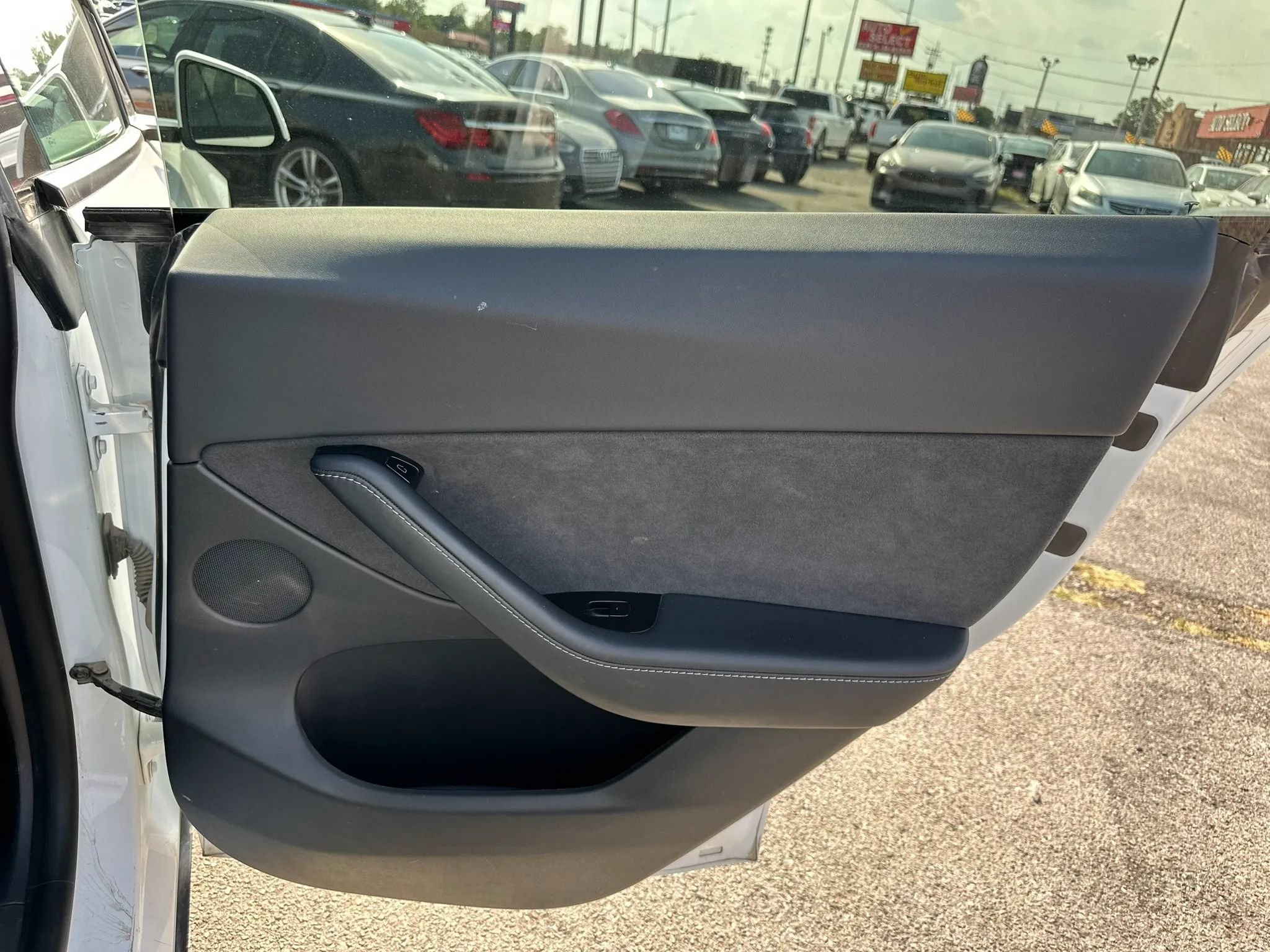 Used 2021 Tesla Model Y 2WD image 25