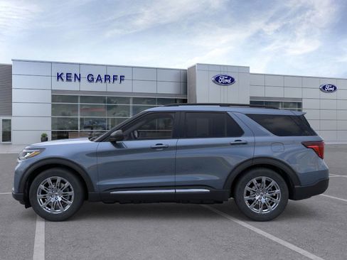 New 2025 Ford Explorer Active w/ Active Comfort Package image 3