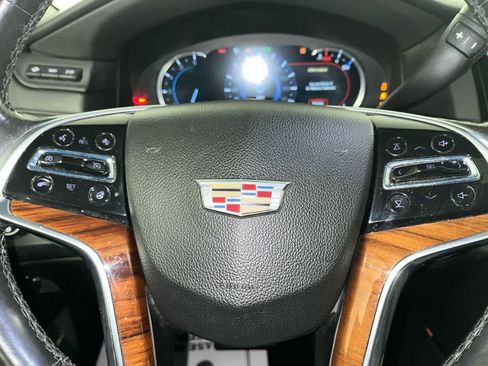 Used 2016 Cadillac Escalade ESV Premium image 15