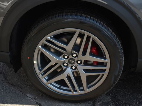 New 2026 Ford Explorer ST-Line w/ ST-Line Street Pack image 9