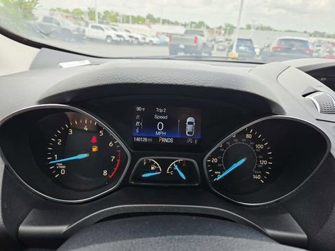 Used 2017 Ford Escape SE FWD image 19