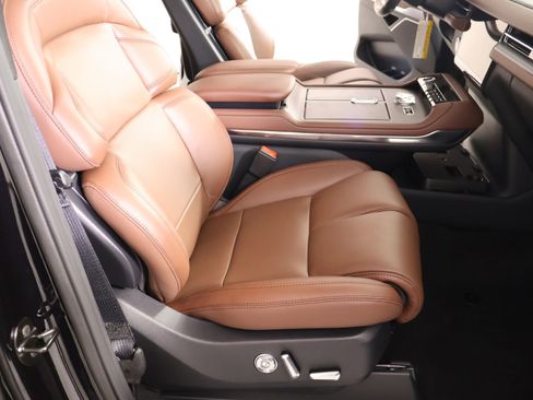 New 2026 Lincoln Navigator L Reserve AWD/4WD image 15