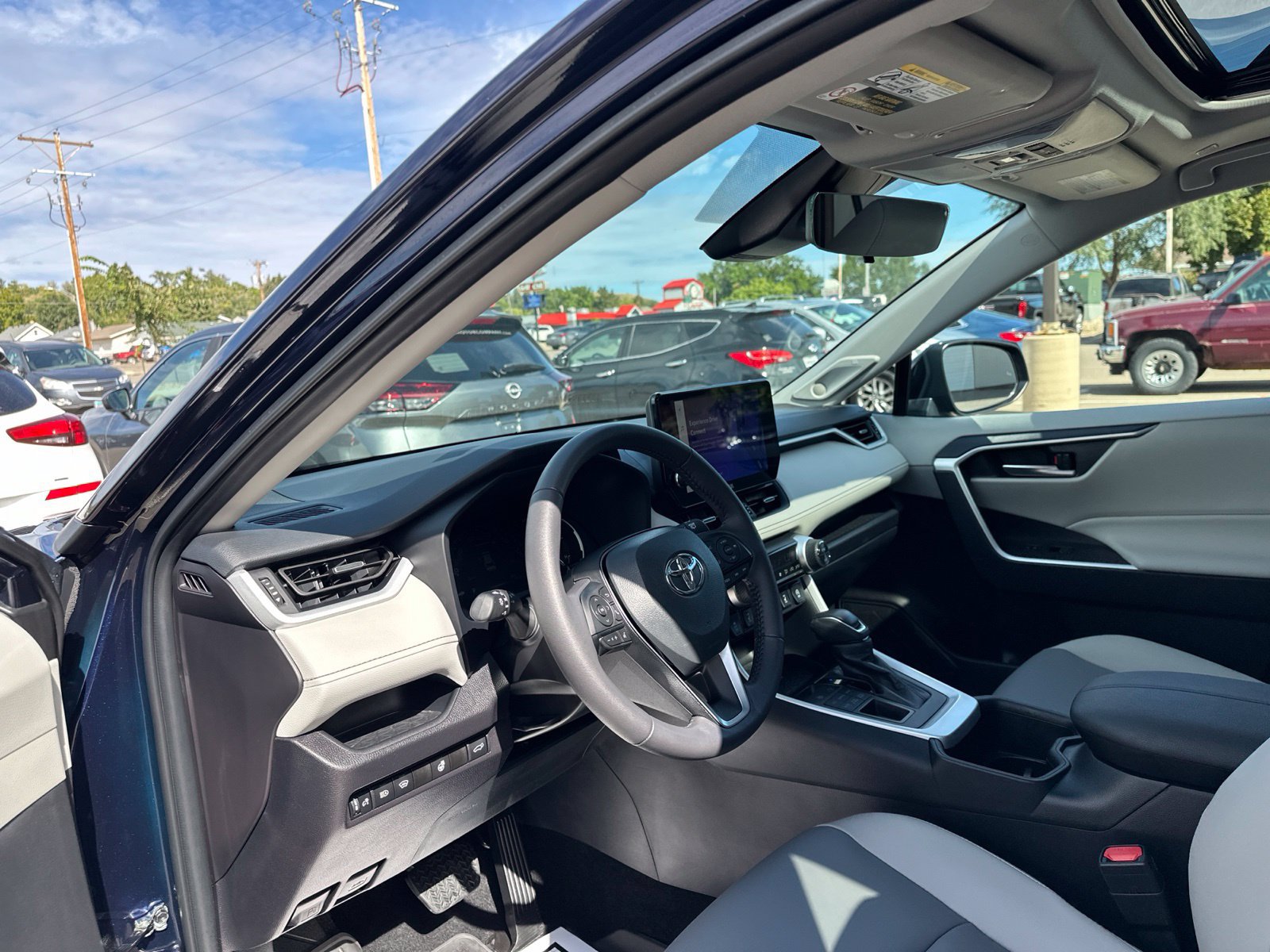 Used 2025 Toyota RAV4 XLE Premium w/ Weather Package AWD/4WD image 10