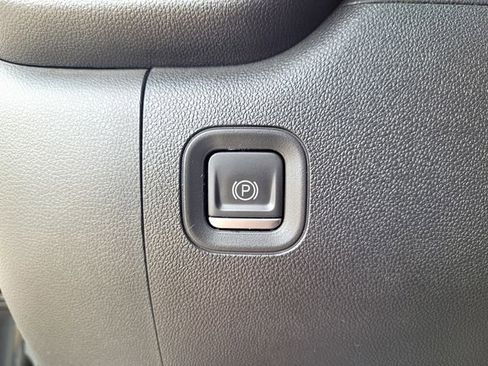 Used 2023 Chevrolet Silverado 1500 W/T w/ Trailering Package image 15