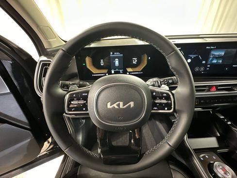 Certified 2025 Kia Sorento EX w/ EX Panoramic Sunroof Package AWD/4WD image 37