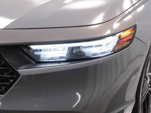Used 2023 Honda Accord Sport image 12