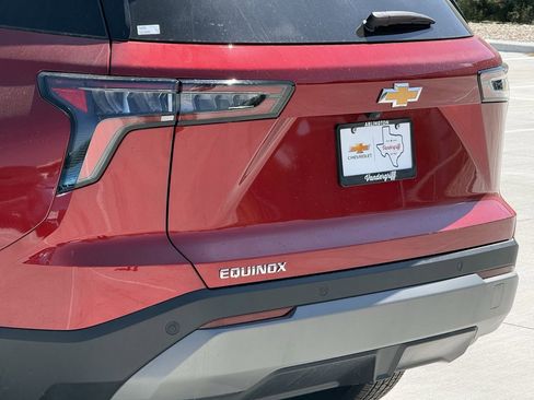 New 2026 Chevrolet Equinox LT w/ Safety and Technology Package FWD image 6