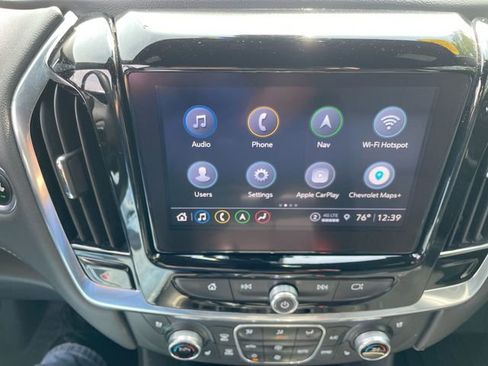 Used 2022 Chevrolet Traverse Premier image 22