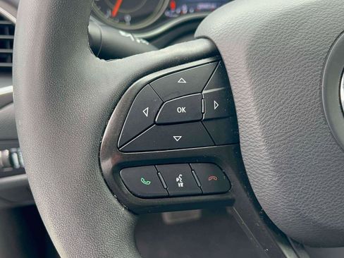Used 2023 Jeep Cherokee Trailhawk AWD/4WD image 19