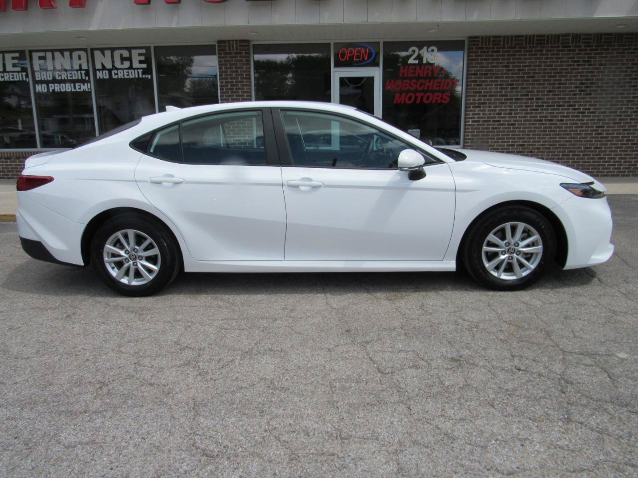 Used 2026 Toyota Camry LE FWD image 9