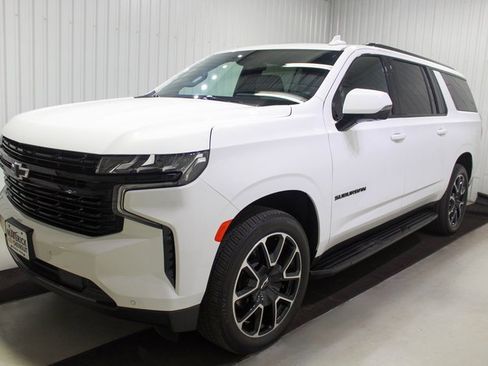 Used 2023 Chevrolet Suburban RST w/ Sport Performance Package image 3