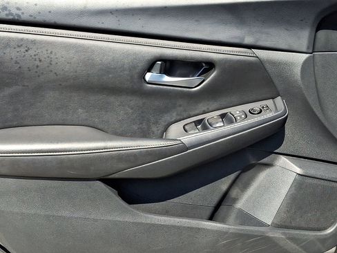 Used 2023 Nissan Sentra SV FWD image 13