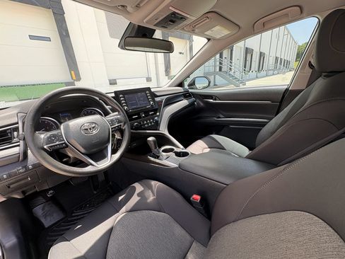 Used 2021 Toyota Camry LE FWD image 8