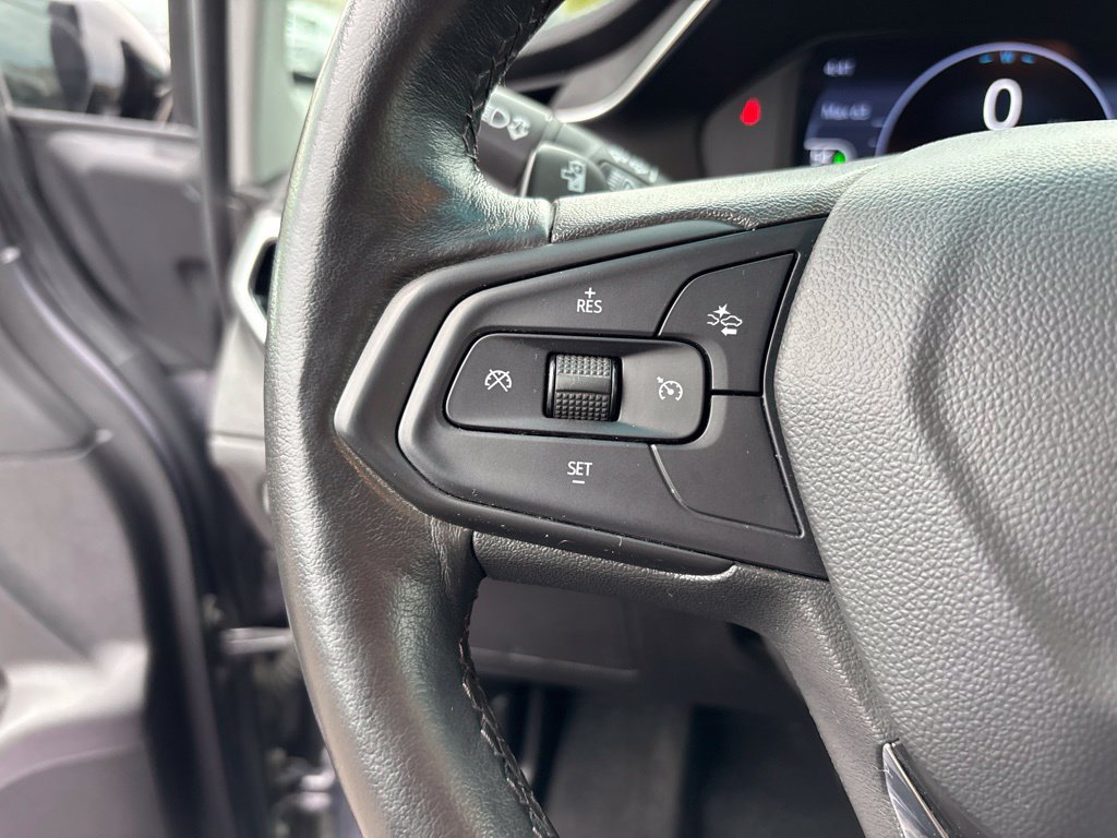 Used 2023 Chevrolet Bolt LT w/ Infotainment Package FWD image 17