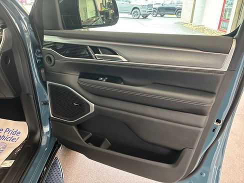 New 2026 Jeep Grand Wagoneer 4WD image 39