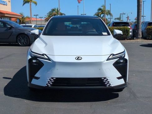 New 2026 Lexus ES 350e FWD image 2