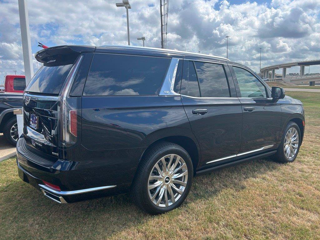 Used 2024 Cadillac Escalade Premium Luxury w/ Performance Package AWD/4WD image 5