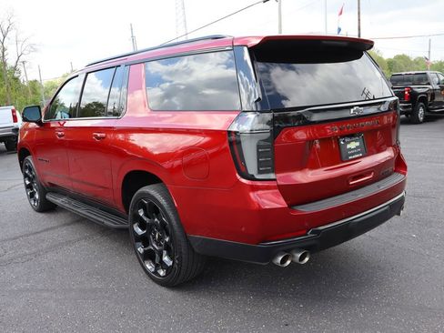 New 2026 Chevrolet Suburban RST AWD/4WD image 3