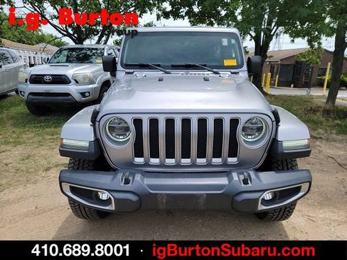 Used 2018 Jeep Wrangler Unlimited Sahara w/ Dual Top Group AWD/4WD image 2