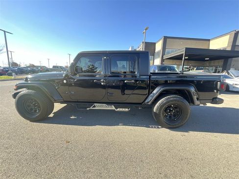 Used 2021 Jeep Gladiator Sport image 5