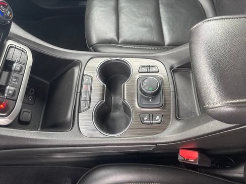 Used 2023 GMC Acadia SLT AWD/4WD image 19