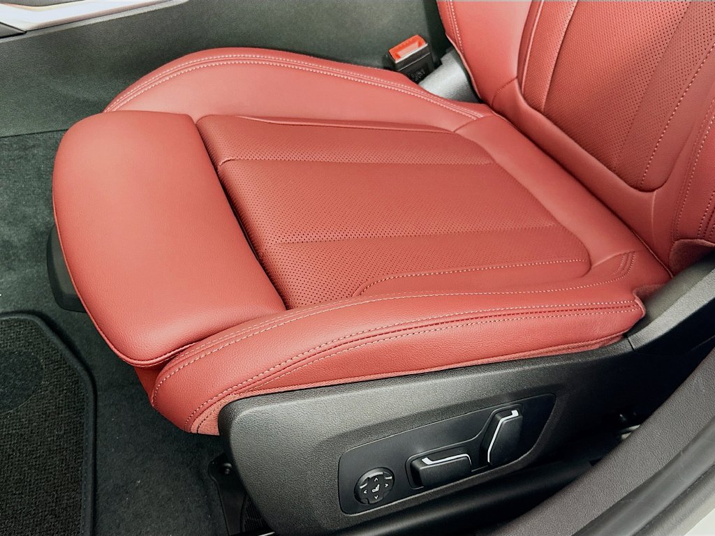 Used 2026 BMW 330i Sedan w/ Premium Package RWD image 21