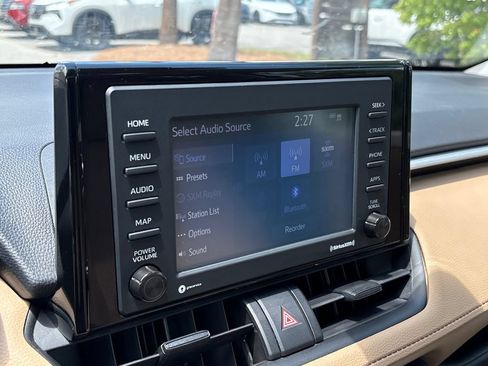 Used 2021 Toyota RAV4 XLE w/ Convenience Package FWD image 16