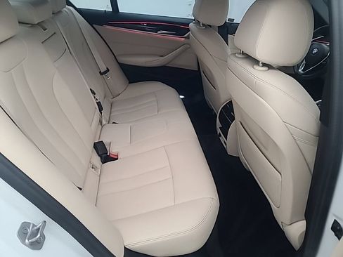 Used 2020 BMW 530i RWD image 15